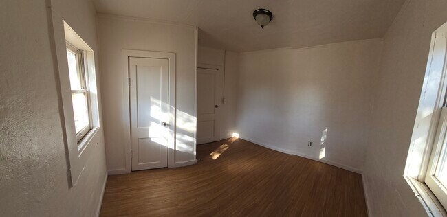 Building Photo - 4838 Mountain Dr
