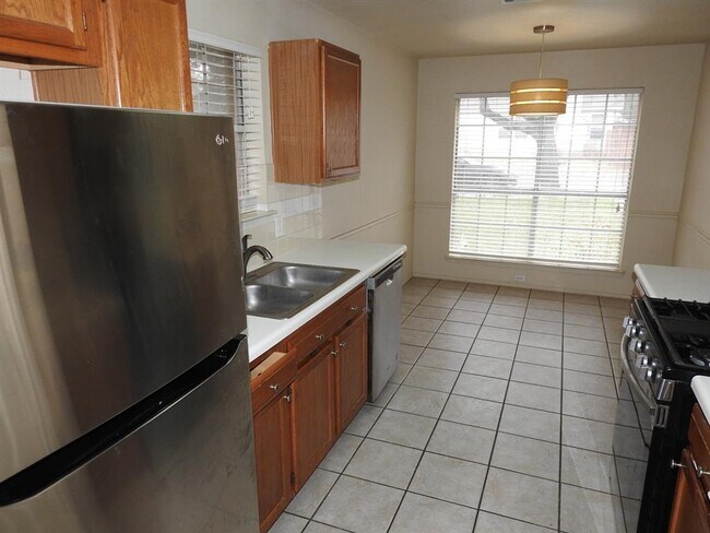 Foto del edificio - 7441 Peabody Dr