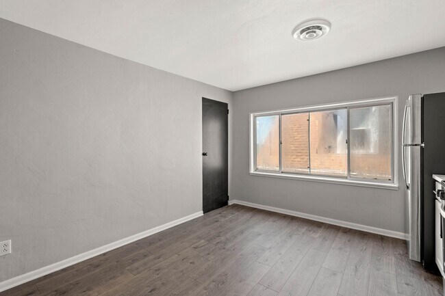 Foto del edificio - 1025 Brownsville Rd