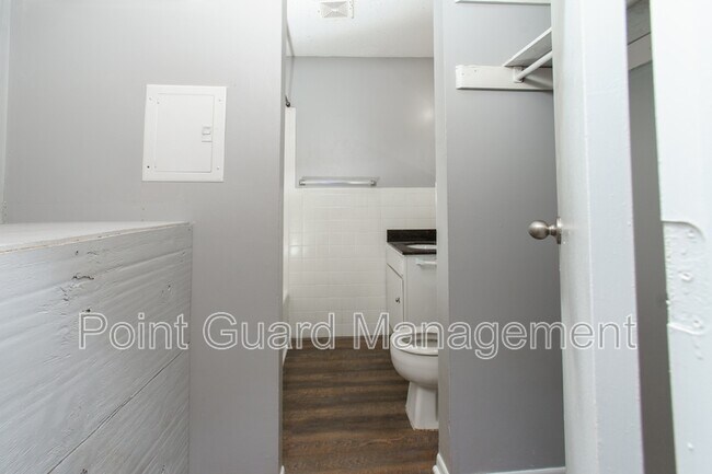 Foto del edificio - 2626 W 9th St N