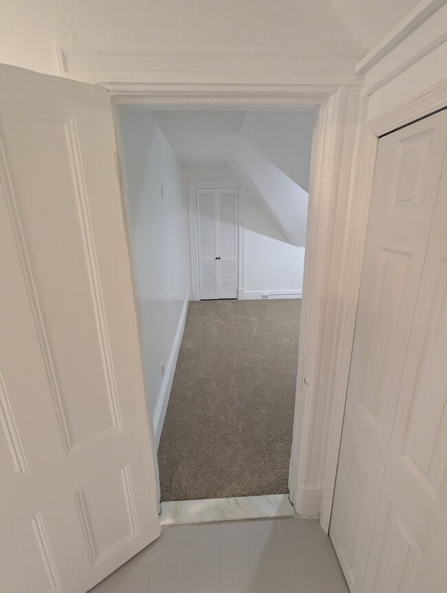 Building Photo - 262 Rich Ave