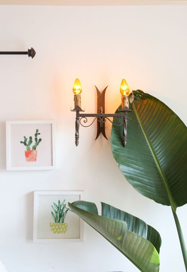 Foto del edificio - 3360 Descanso Dr