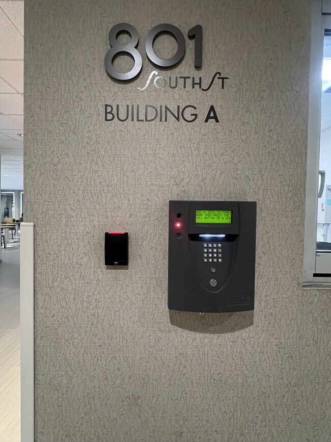 Foto del edificio - 801 South St
