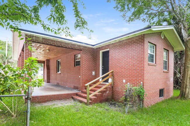 Building Photo - 6552 Perry St