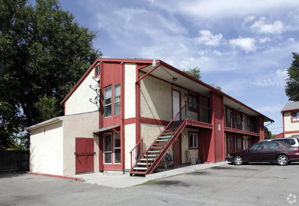 Building Photo - Rosa Linda Apartments