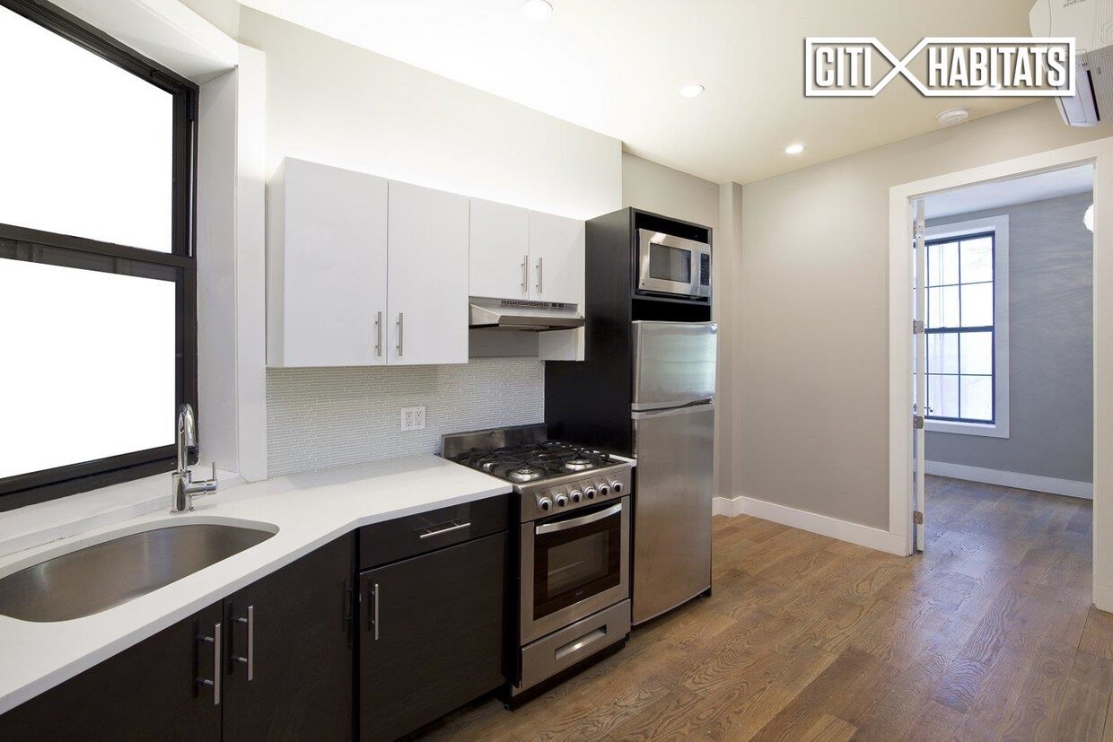 Primary Photo - 139 Essex St