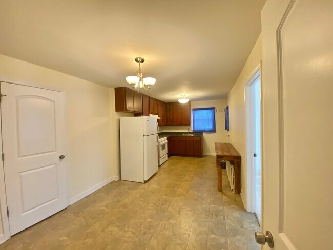 Building Photo - 1359 St Johns Ave