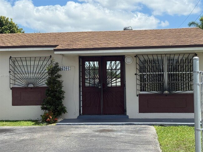 Foto del edificio - 15201 SW 307th Rd