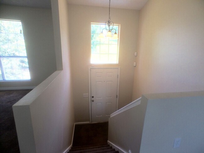 Foto del edificio - 4145 Riverbank Ct