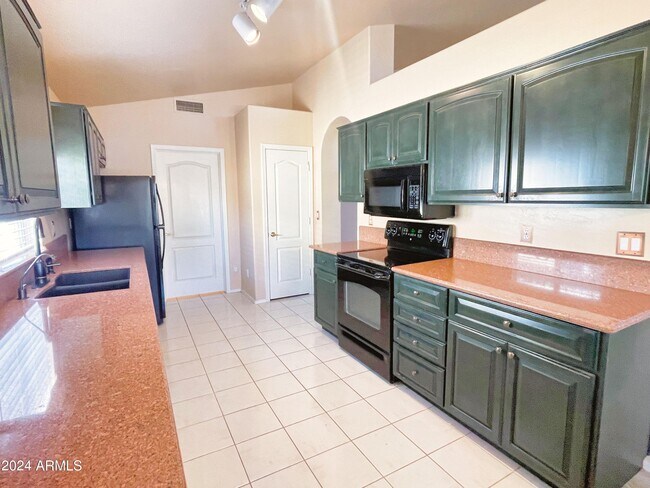 Foto del edificio - 7168 S Parkside Dr