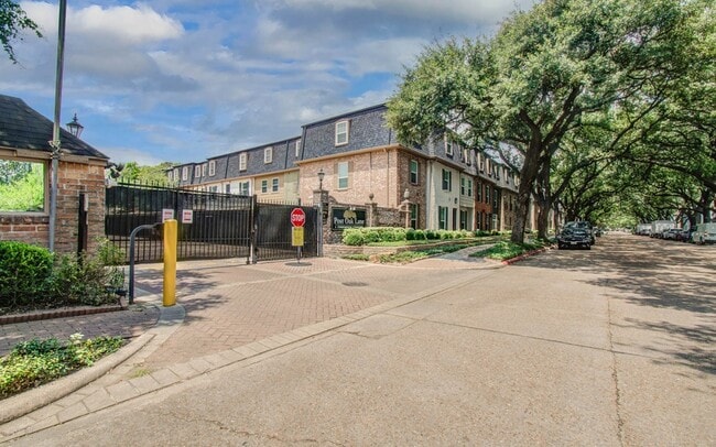 Foto del edificio - 355 N Post Oak Ln