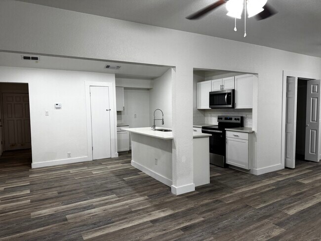 Foto del edificio - 4603 Guadalajara Dr