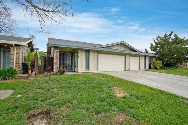 Photo - Beautiful duplex locate in Sacramento! Townhome