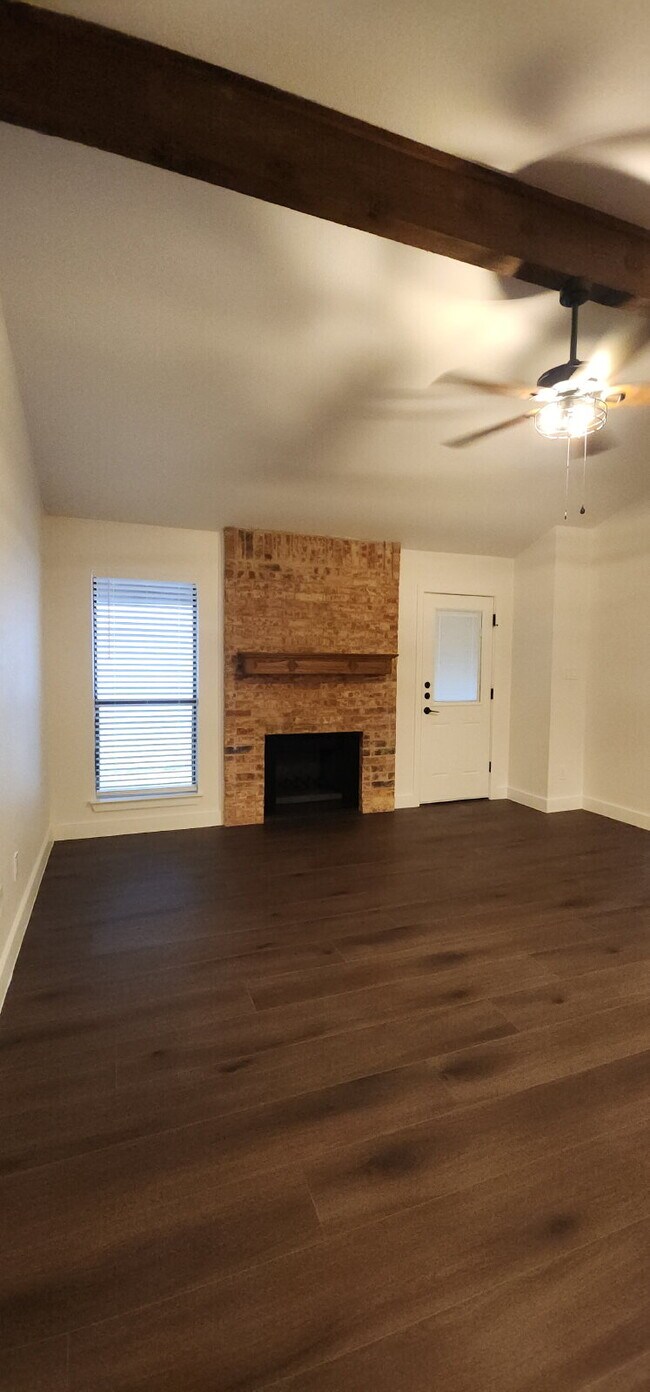 Foto del edificio - 1112 Concord Dr