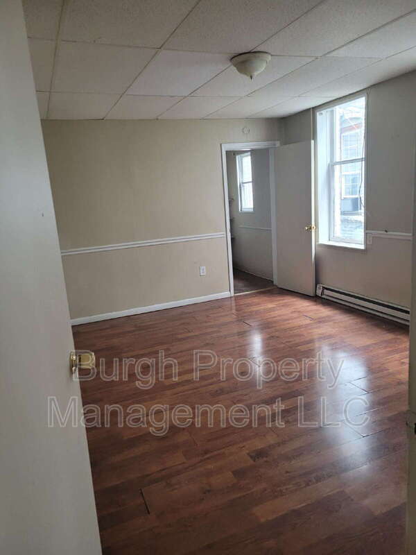 Foto del edificio - 996 Jefferson Ave