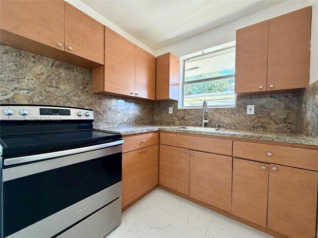 Foto del edificio - 3111 NW 134th St