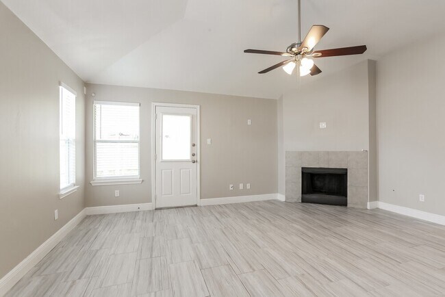 Foto del edificio - 25235 Clover Ranch Dr