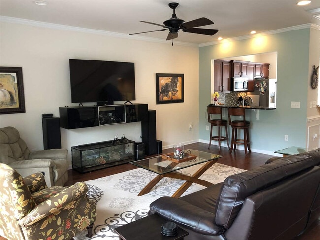 Foto del edificio - Room in Townhome on Macedonia Lake Dr
