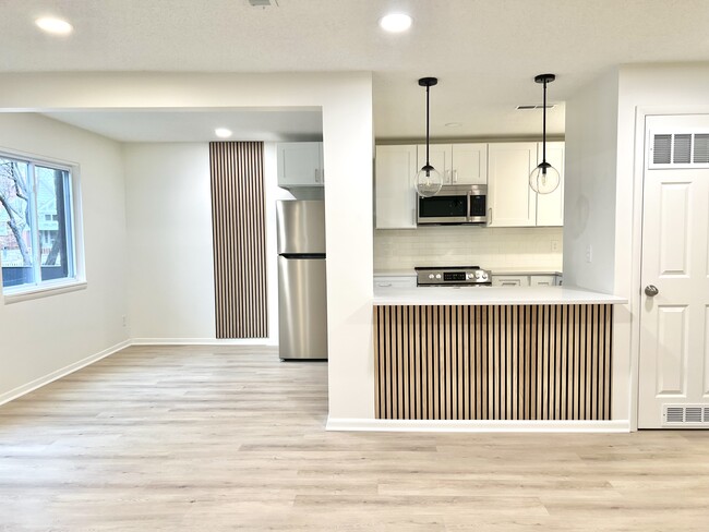Foto del edificio - 807 W 40th St