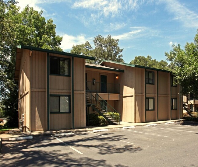 Building Photo - Crest View Apartments