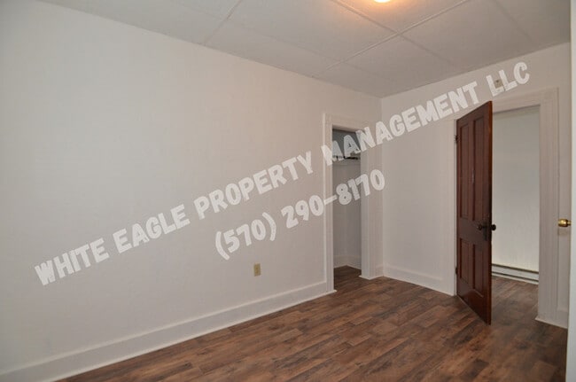 Building Photo - 208 Olyphant Ct