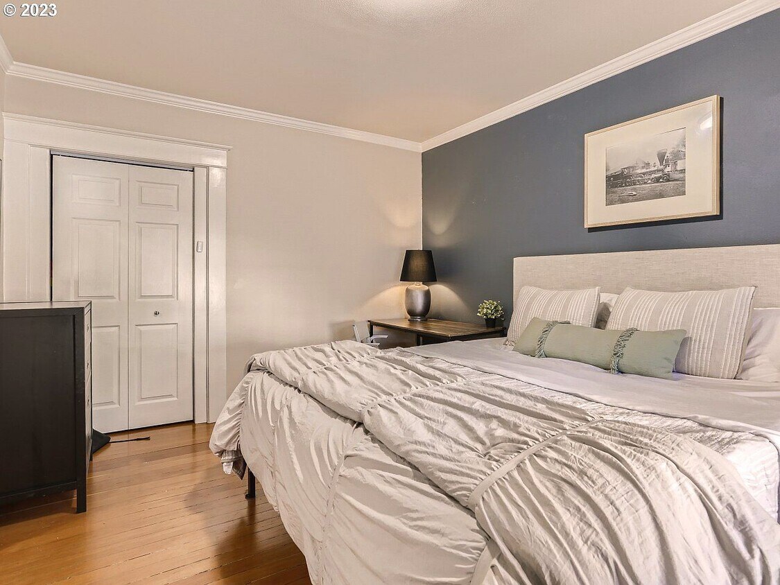 Foto principal - 1104 SW Columbia St