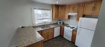 Building Photo - 8034 Ney Ave