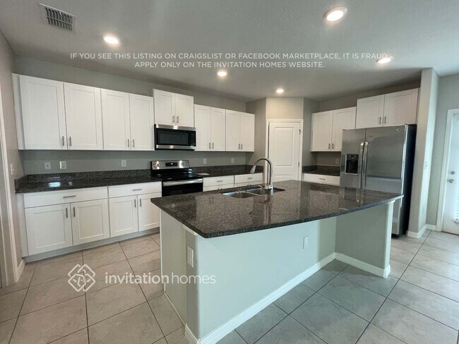 Foto del edificio - 7715 Silver Berry Ct