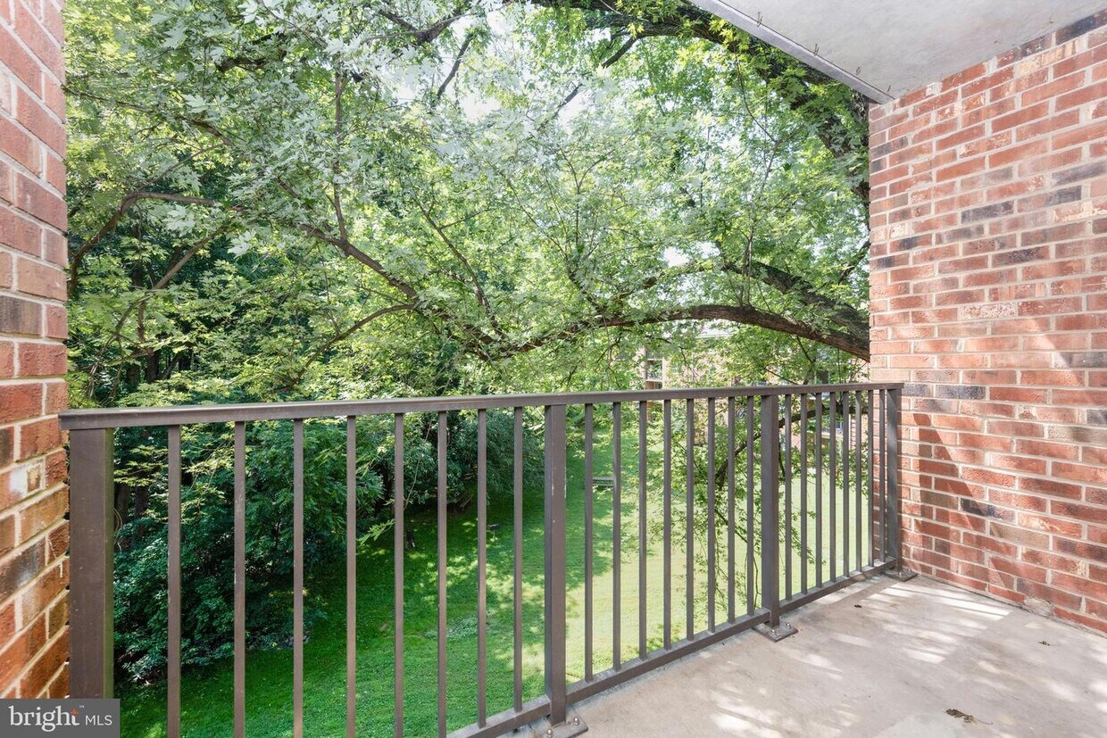 Foto principal - 874 College Pkwy