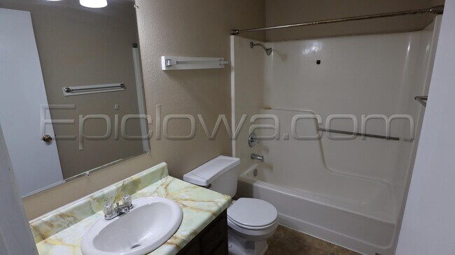 Foto del edificio - 1236 O Ave Pl NE