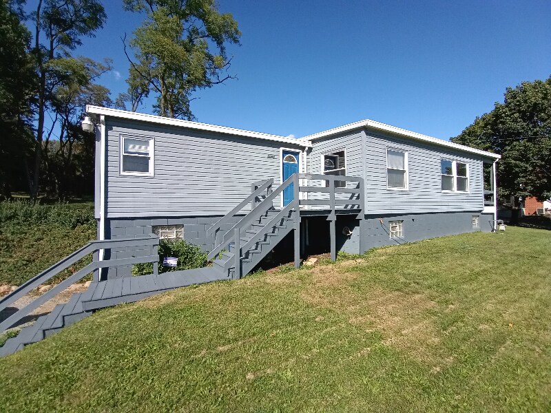 1006 Wampum Rd, Ellwood City, PA 16117 House Rental in Ellwood City