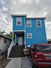 Building Photo - 8917 Pear St