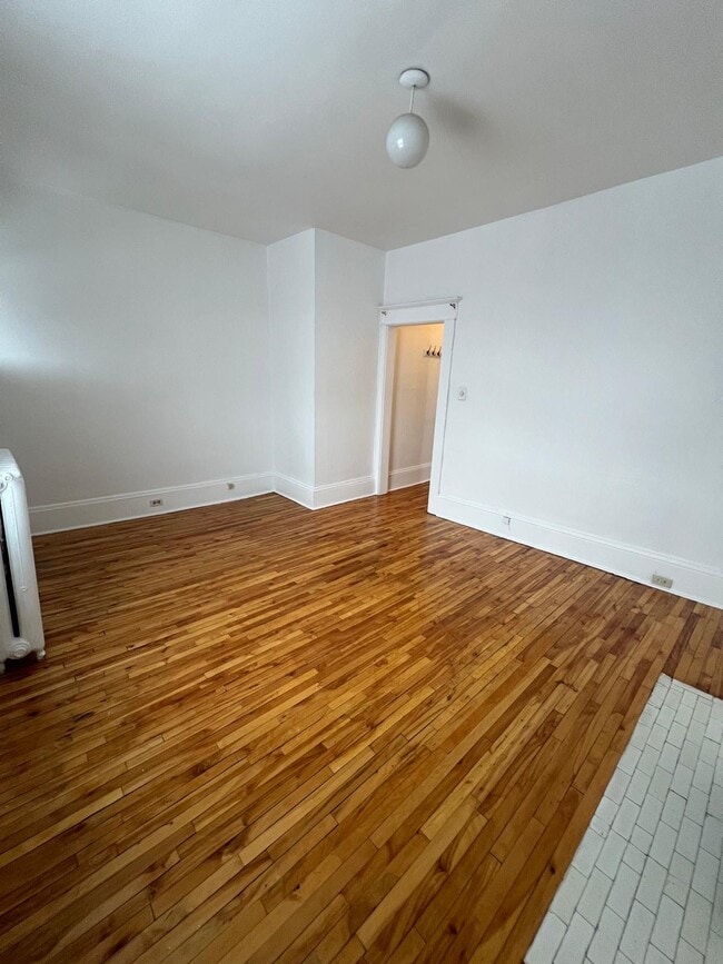 Building Photo - 362 Friel St