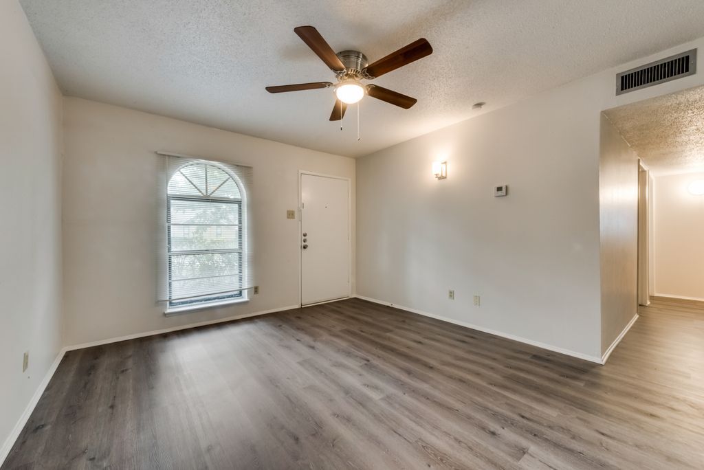1056 Winterwood Dr, Lewisville, TX 75067 House Rental in Lewisville