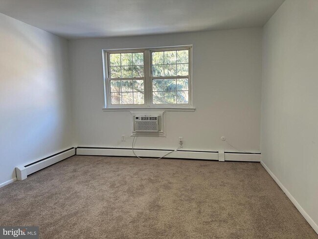 Foto del edificio - 816 Garnet Dr