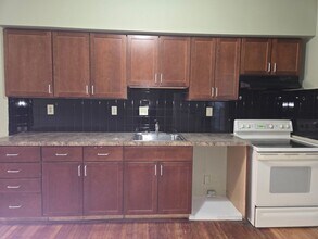 Building Photo - 103 S Madison St