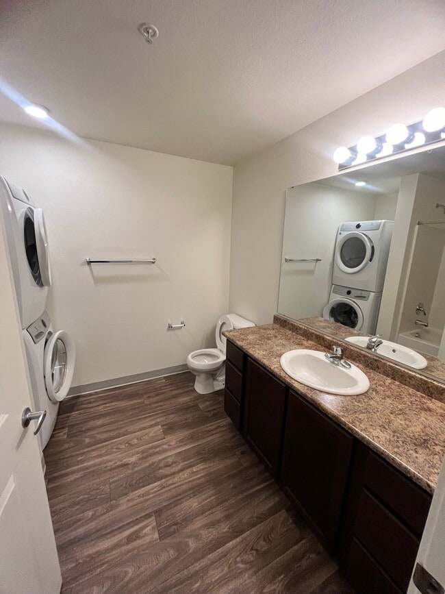 1x1 Bathroom - The Fields