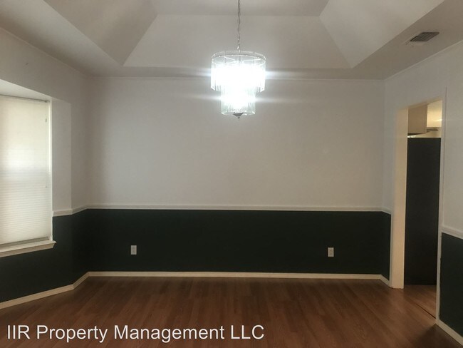 Building Photo - 1106 E Elm Ave