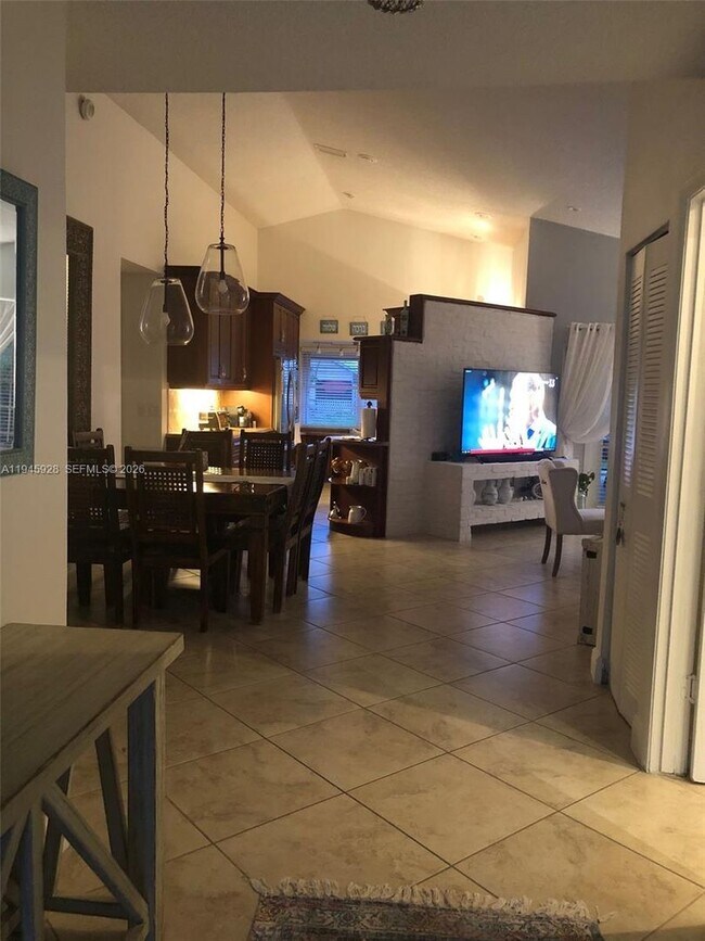 Foto del edificio - 3100 NW 122nd Ave