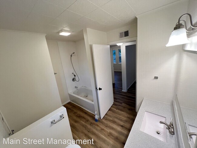 Building Photo - 2 br, 1 bath House - 3729 Dale St