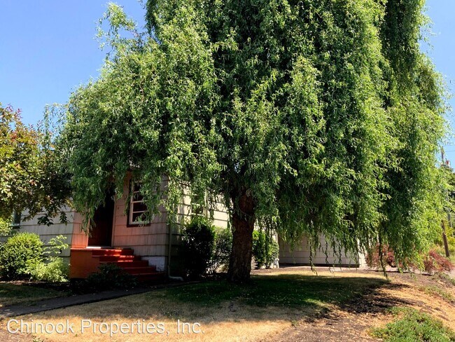 Building Photo - 3 br, 1 bath House - 1995 Friendly Street