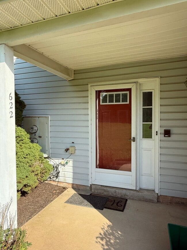 Building Photo - 3 Bed / 2 Bath Warrington Townhome