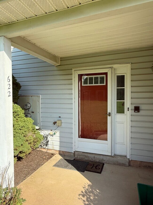 Foto del edificio - 3 Bed / 2 Bath Warrington Townhome