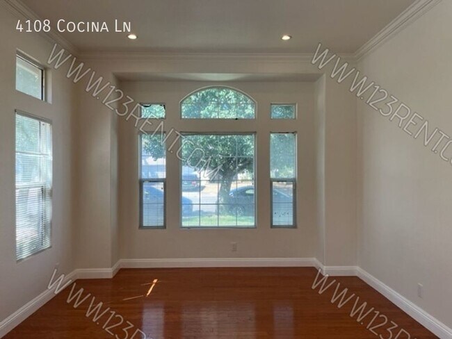 Foto del edificio - PALMDALE WEST 4BD/2BTH SINGLE FAMILY HOME