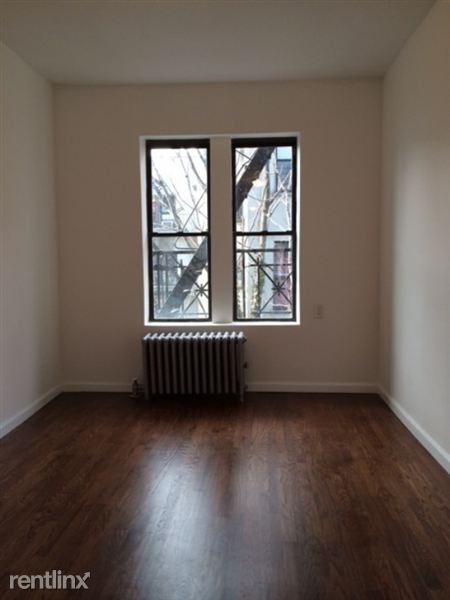 Building Photo - 508 E 12th St