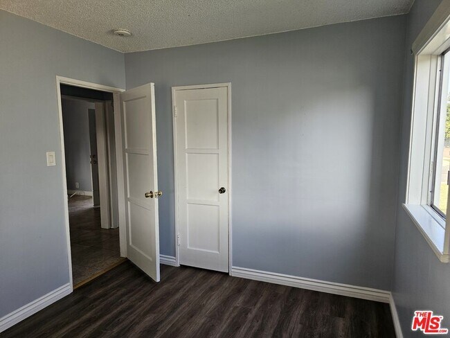 Foto del edificio - 7444 Mendy St