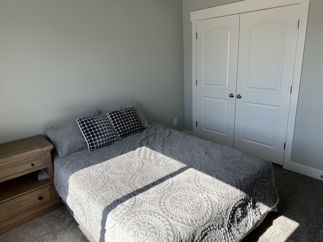 Foto del edificio - 1353 N 3740 W