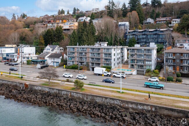 Building Photo - 2108 Alki Ave SW