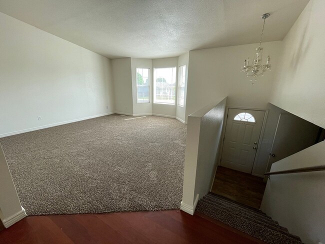 Building Photo - $500 off November Rent! West Greeley, 4 Be...