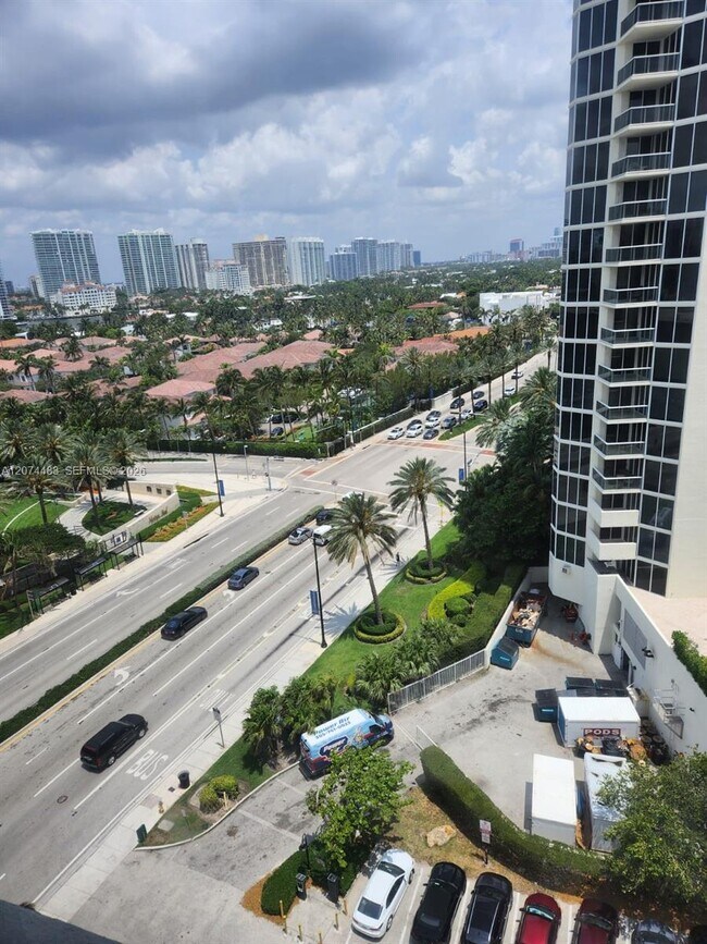 Foto del edificio - 19201 Collins Ave